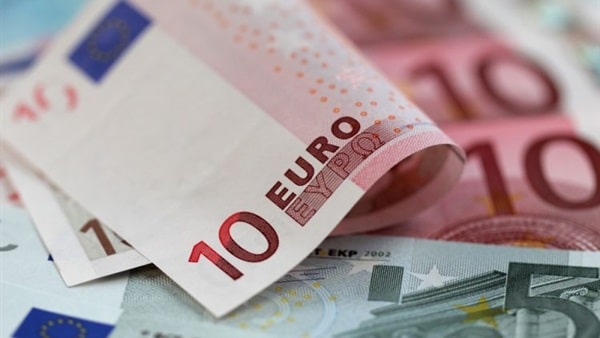 اليورو يقفز فوق 1.17 دولار فرصة استثمارية مع ترقب تحركات السوق الأوروبية والدولار يتراجع