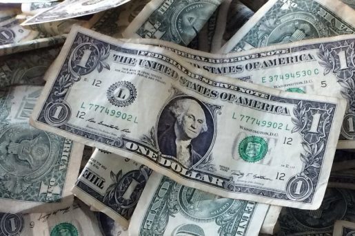 ارتفاع الدولار مدفوعًا 