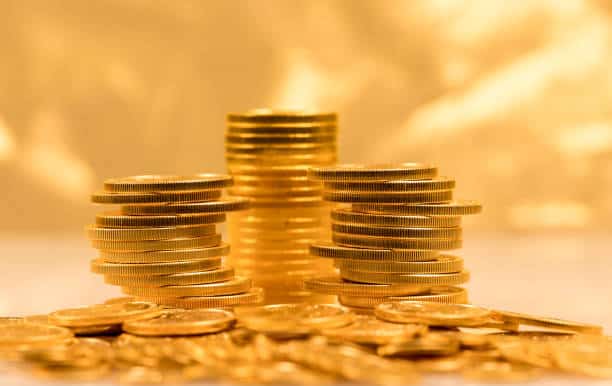 أسعار الذهب ترتفع بالتزامن مع الانخفاض في الدولار الأمريكي