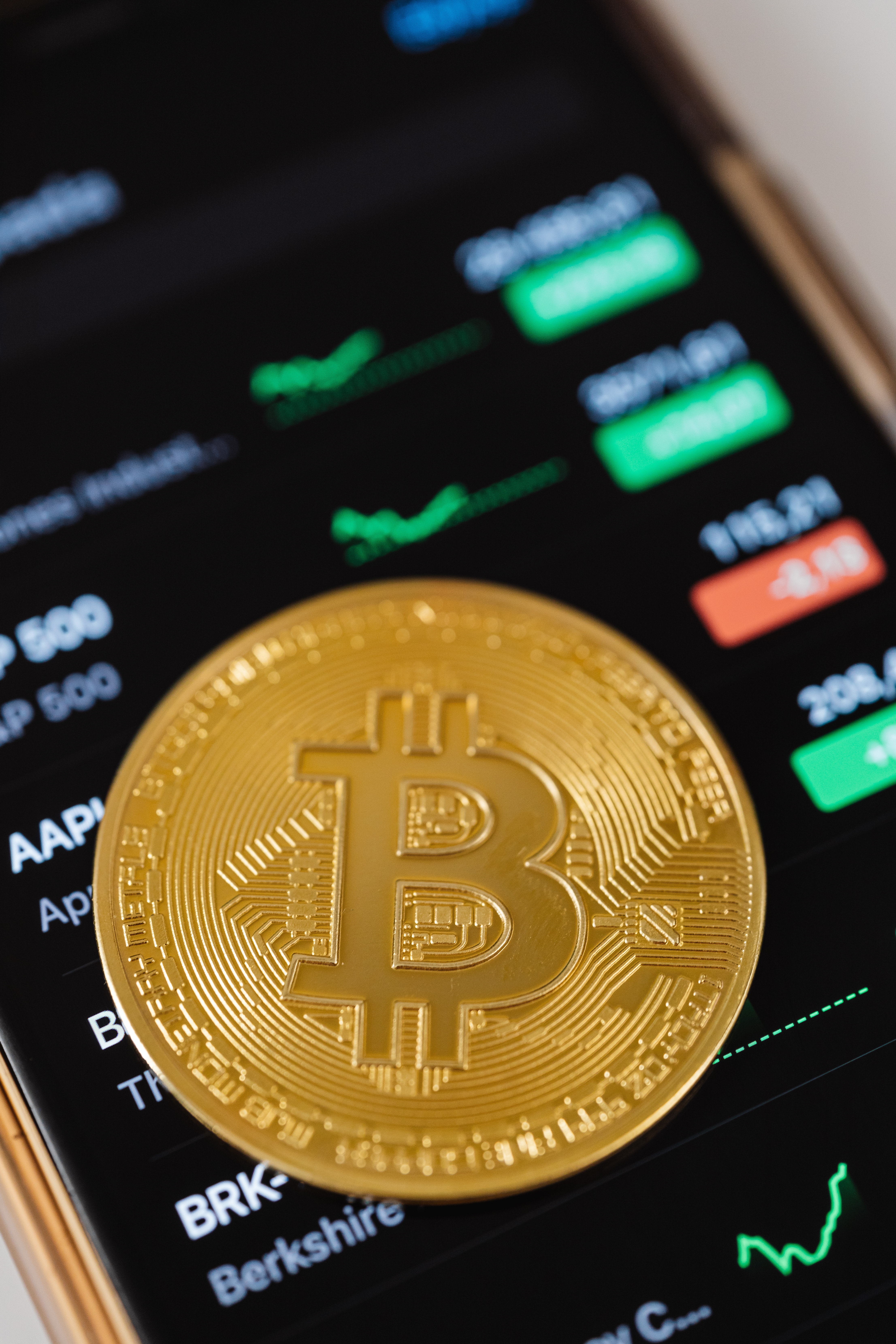 البتيكوين ترتفع ووكوين مينا يرشح  البيتكوين  بقفز عن الذهب خلال 90 يوما